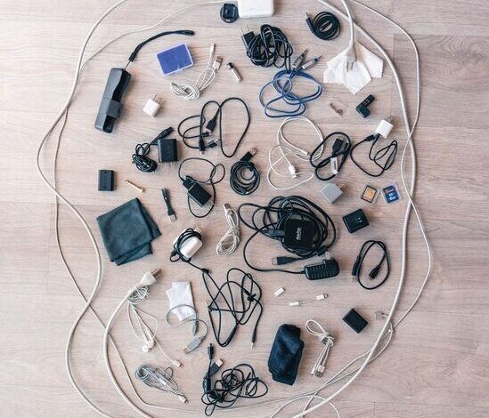 How to Organize Cables and Chargers Neatly: Easy Tips for a Tidy Space